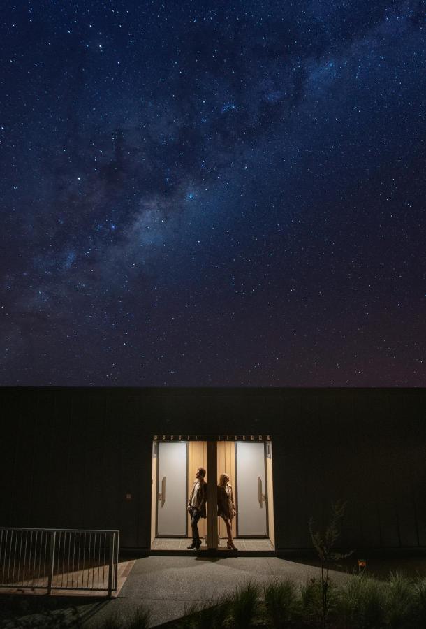 Galaxy Boutique Hotel بحيرة تيكابو المظهر الخارجي الصورة Milky Way over the Atacama Desert