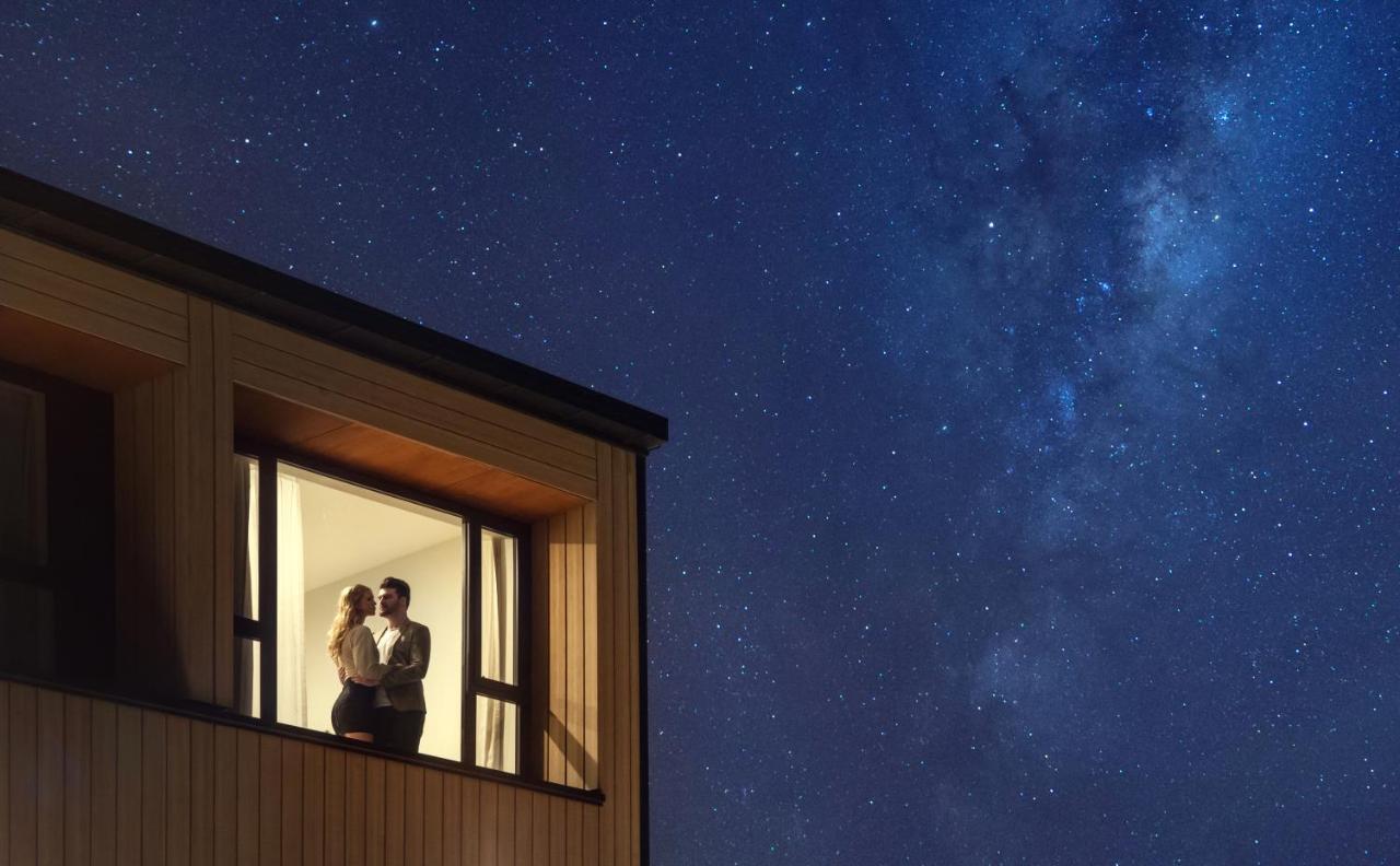 Galaxy Boutique Hotel بحيرة تيكابو المظهر الخارجي الصورة The Milky Way over the Southern Alps