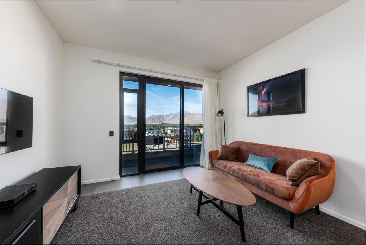 Galaxy Boutique Hotel بحيرة تيكابو المظهر الخارجي الصورة A living room in a typical apartment